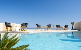 Perla Nera Suites